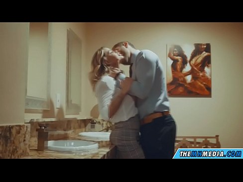 ❤️ Kad krūtiska blondīne pavedina tevi publiskā tualetē ❤️ Domātais porno pie lv.tradewin.top ❌️